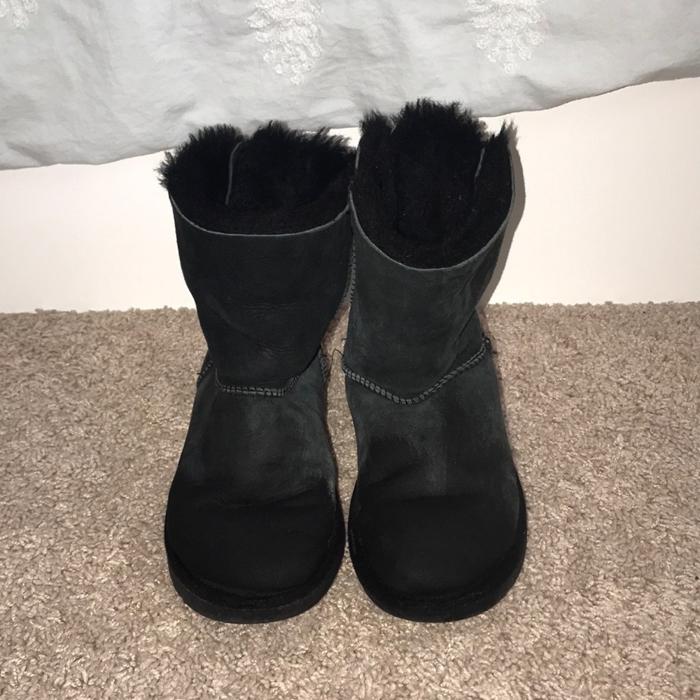 black bow tie uggs